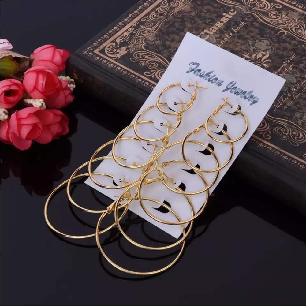 Gold tone hoops earrings